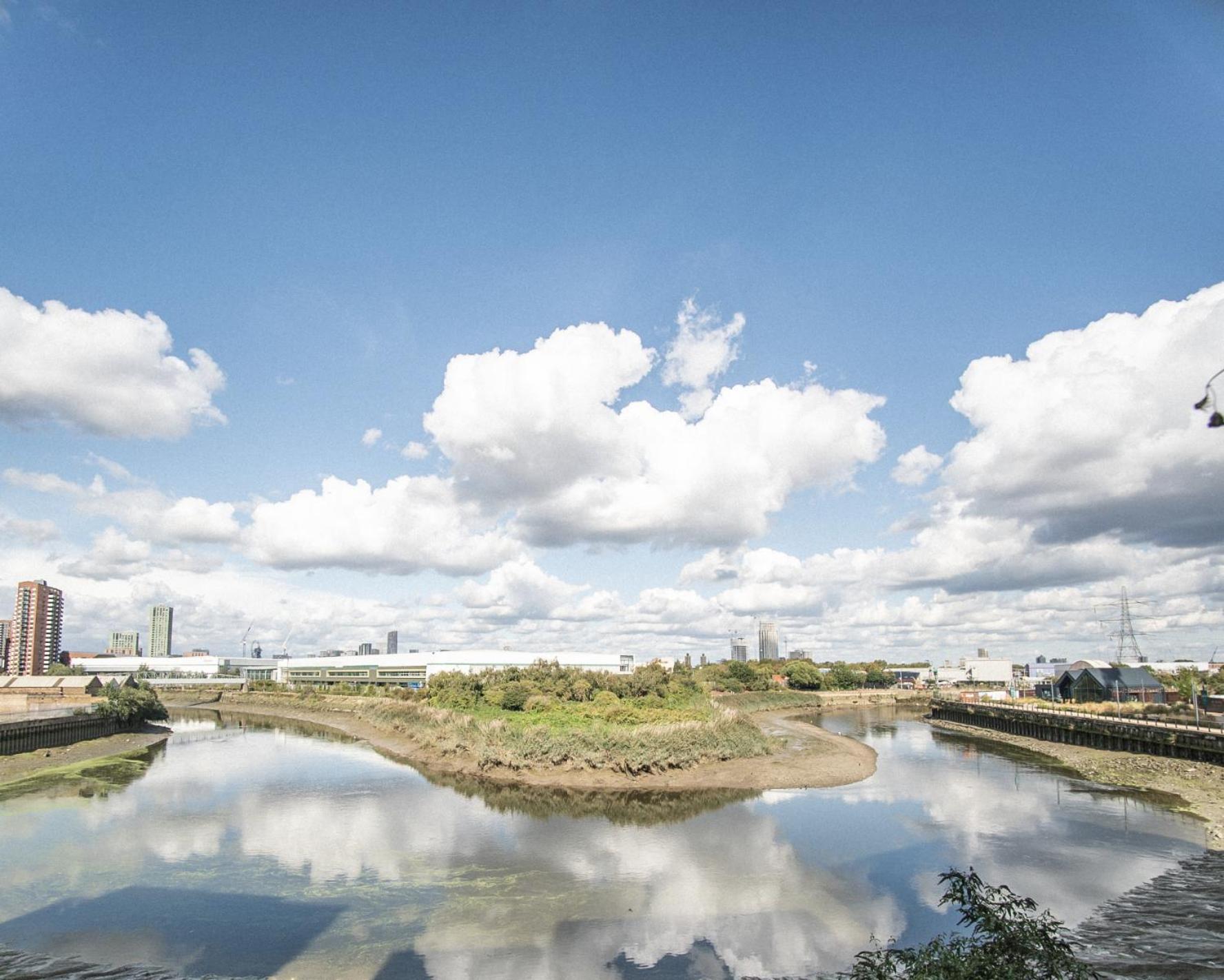 Stunning Riverside View Apartment, Near Canary Wharf & O2 London Kültér fotó