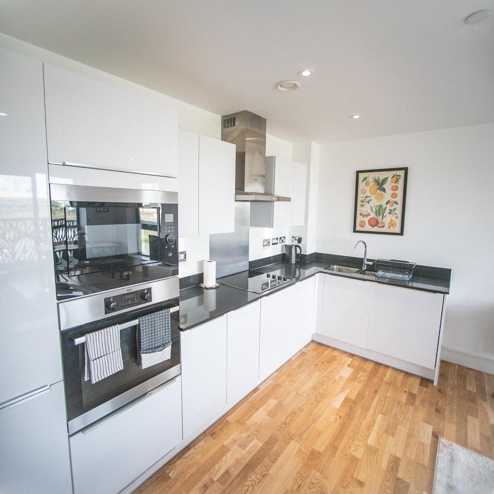 Stunning Riverside View Apartment, Near Canary Wharf & O2 London Kültér fotó