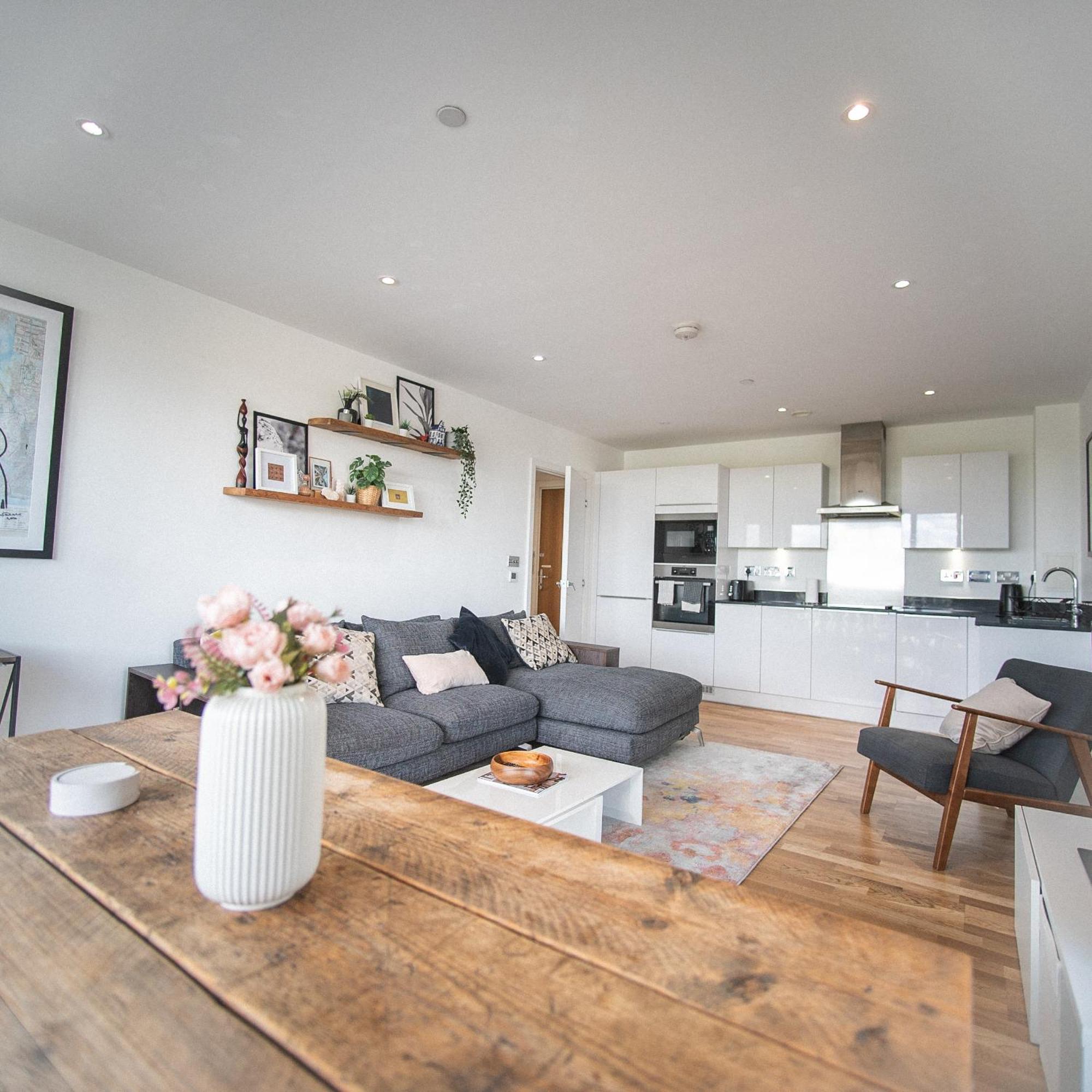 Stunning Riverside View Apartment, Near Canary Wharf & O2 London Kültér fotó