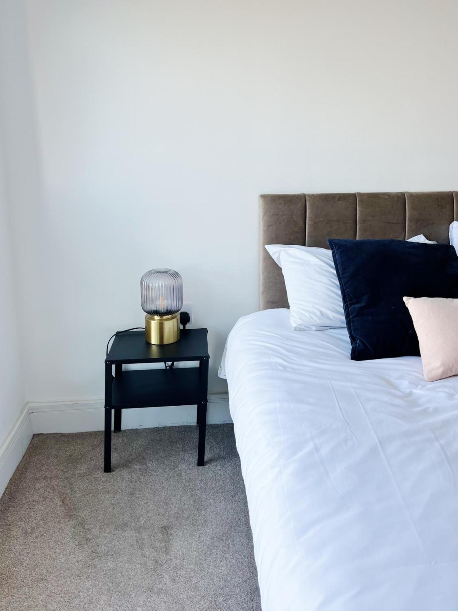 Stunning Riverside View Apartment, Near Canary Wharf & O2 London Kültér fotó