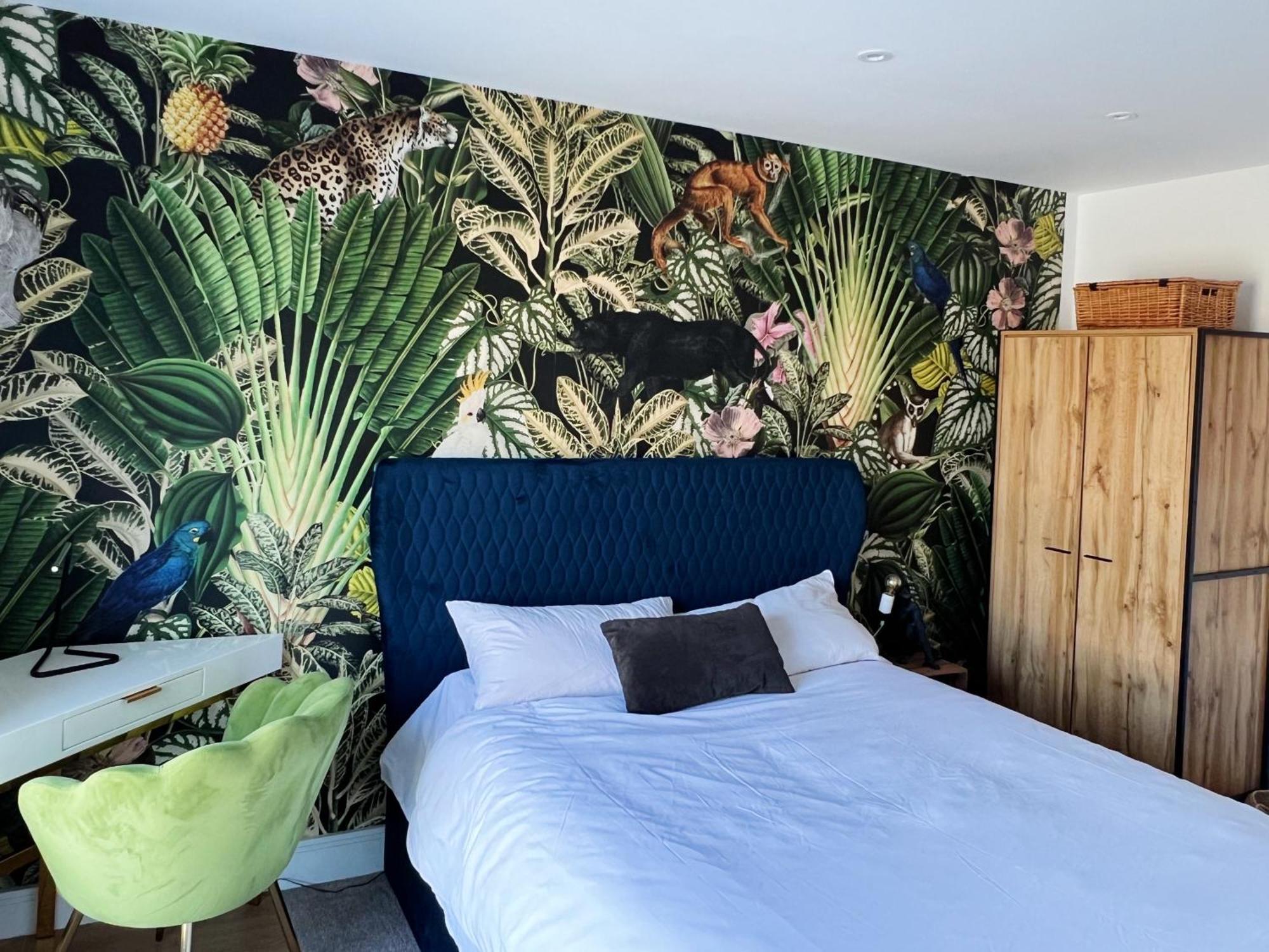 Stunning Riverside View Apartment, Near Canary Wharf & O2 London Kültér fotó